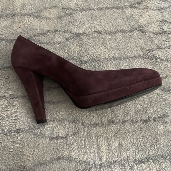 Paolo Castignani Made in Italy Suede Plum colored heels. Worn 2-3 times. - Picture 4 of 5